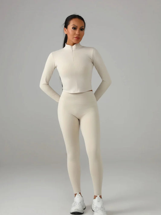 Black and white fitted set